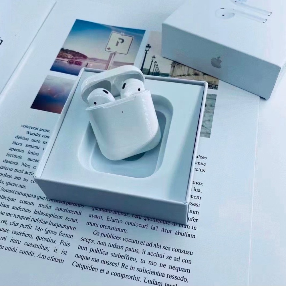 Apple Wireless Earbuds in White